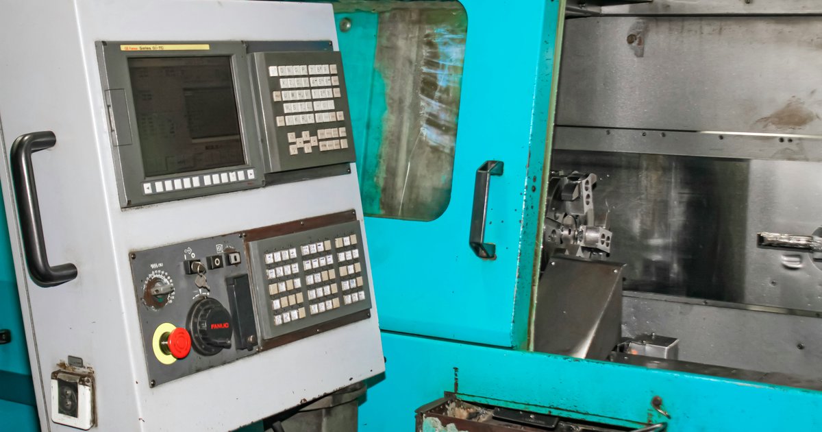Tokarka CNC kontra manualna – którą wybrać