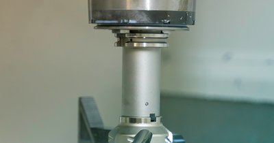 Frezarka CNC – parametry techniczne przed zakupem